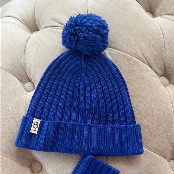 UGG Blue Ribbed Knit Winter Hat - Picture 2 of 4